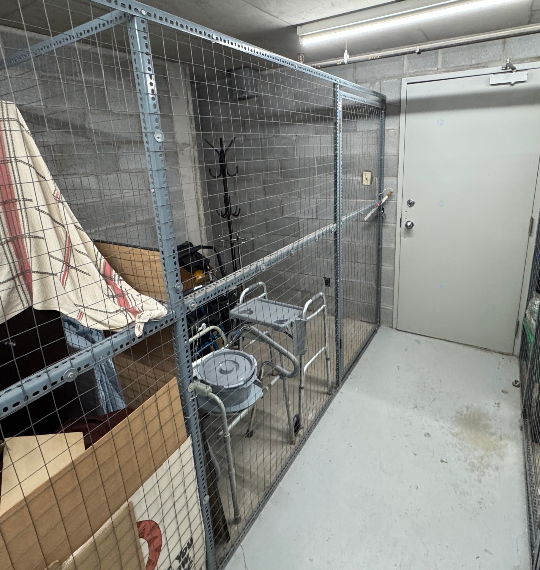 









8255


Boul. St-Laurent

, 204,
Brossard,




QC
J4X2A7

