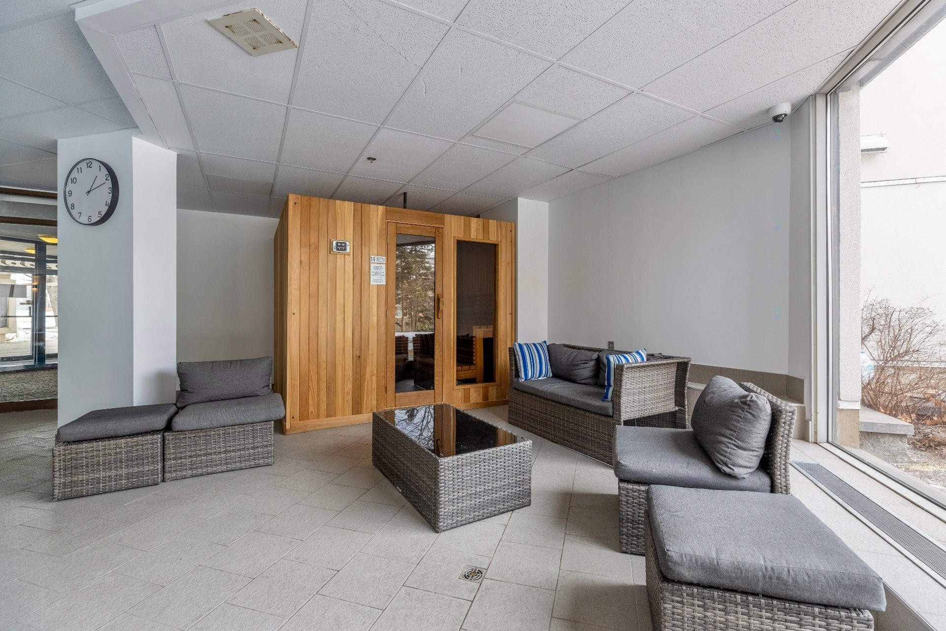 









8255


Boul. St-Laurent

, 204,
Brossard,




QC
J4X2A7

