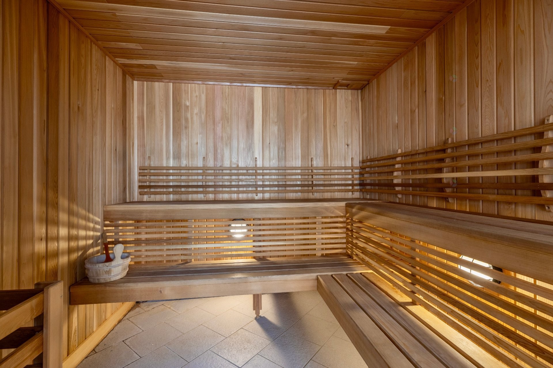 









8255


Boul. St-Laurent

, 204,
Brossard,




QC
J4X2A7

