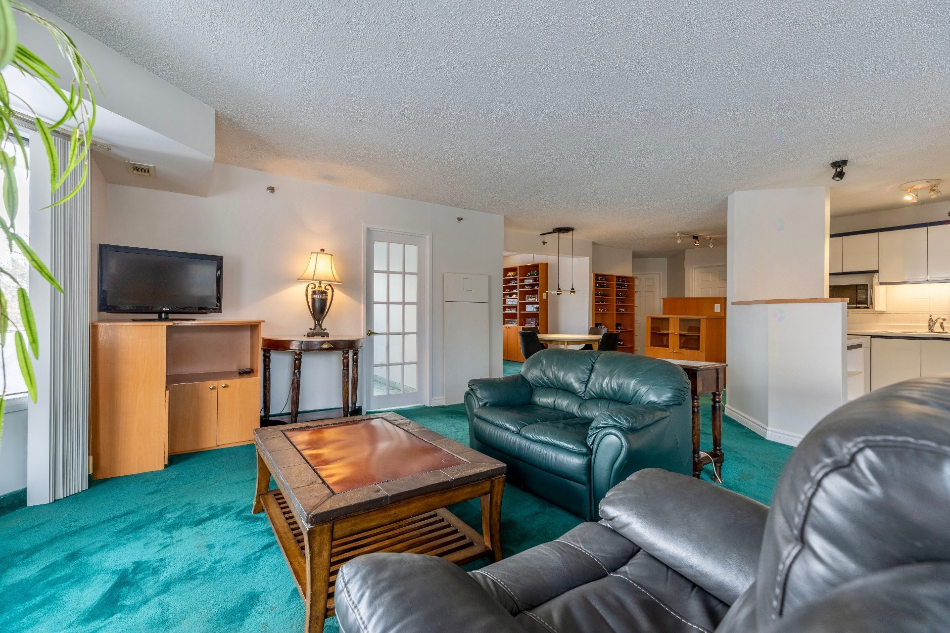 









8255


Boul. St-Laurent

, 204,
Brossard,




QC
J4X2A7

