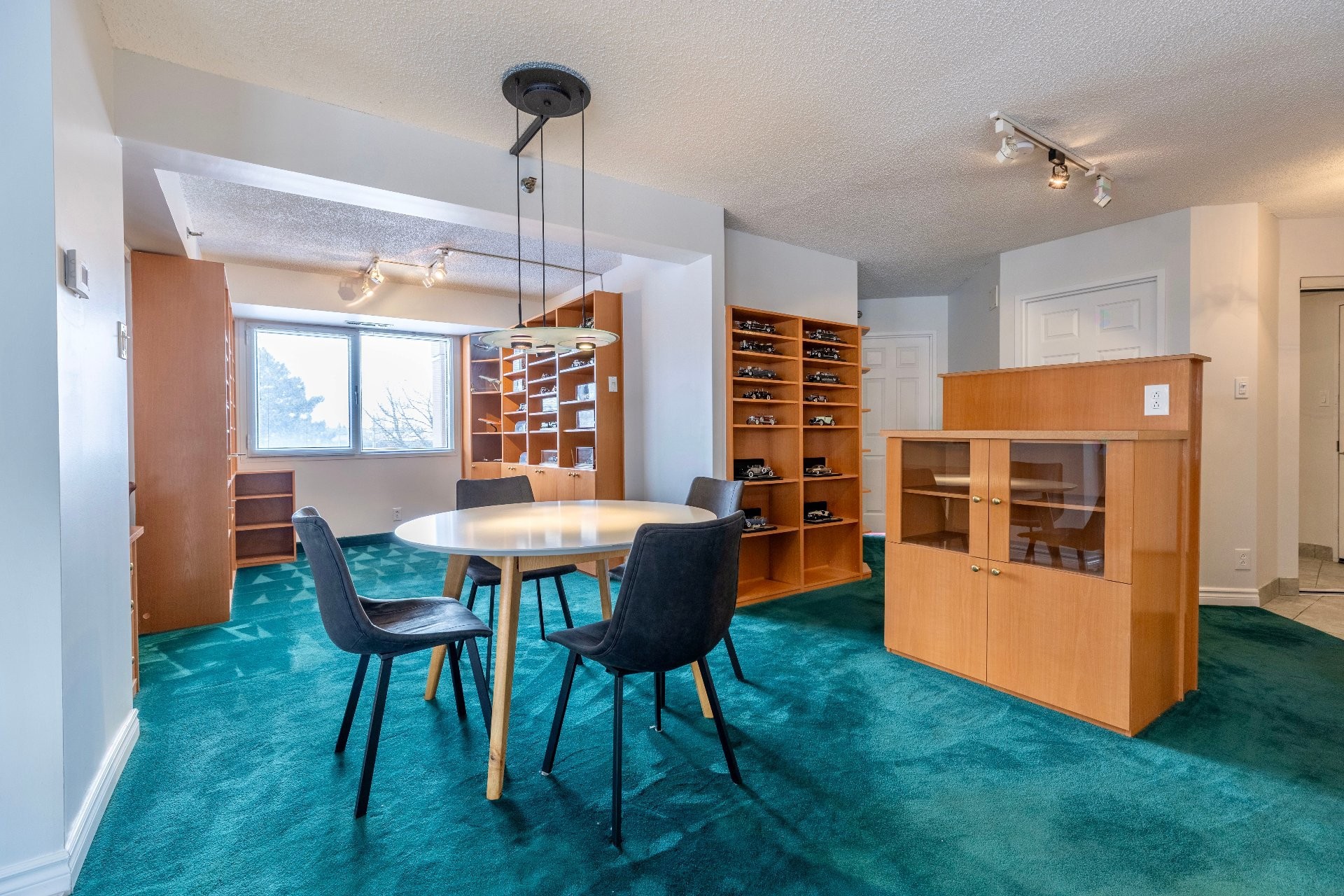 









8255


Boul. St-Laurent

, 204,
Brossard,




QC
J4X2A7

