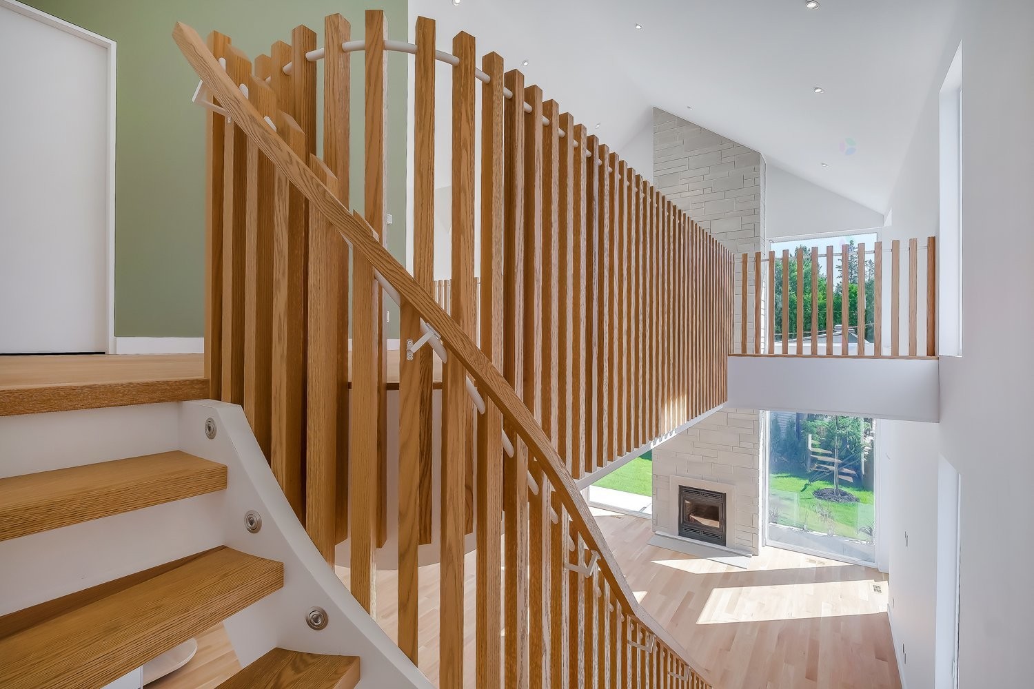 









4010


Rue de la Fougère

,
Saint-Bruno-de-Montarville,




QC
J3V4P6

