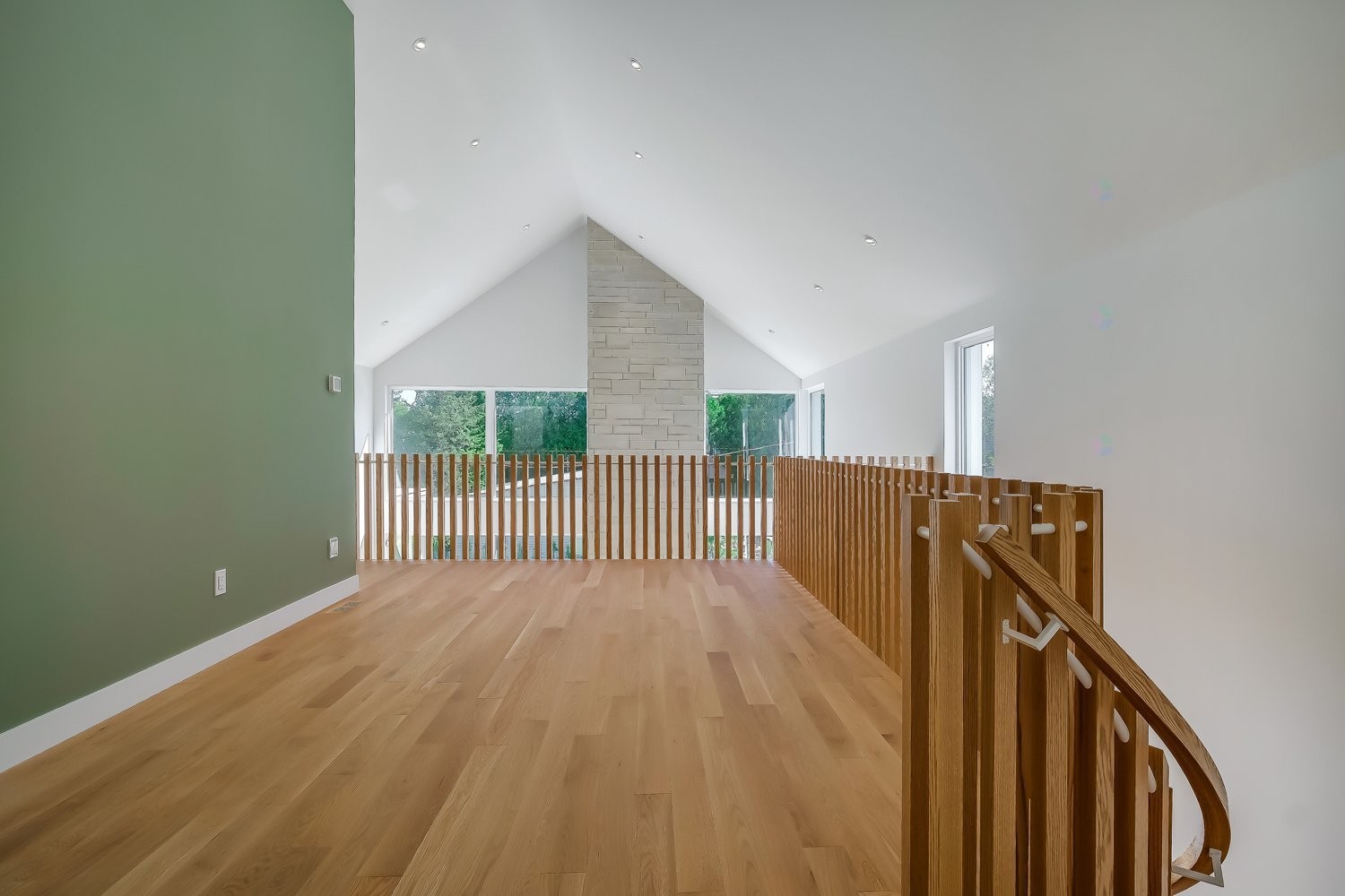 









4010


Rue de la Fougère

,
Saint-Bruno-de-Montarville,




QC
J3V4P6

