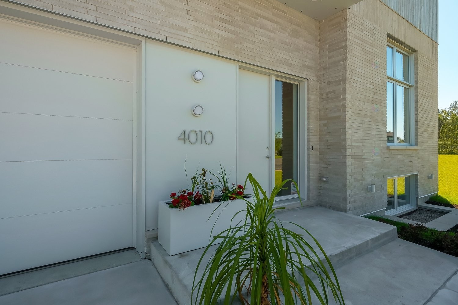 









4010


Rue de la Fougère

,
Saint-Bruno-de-Montarville,




QC
J3V4P6

