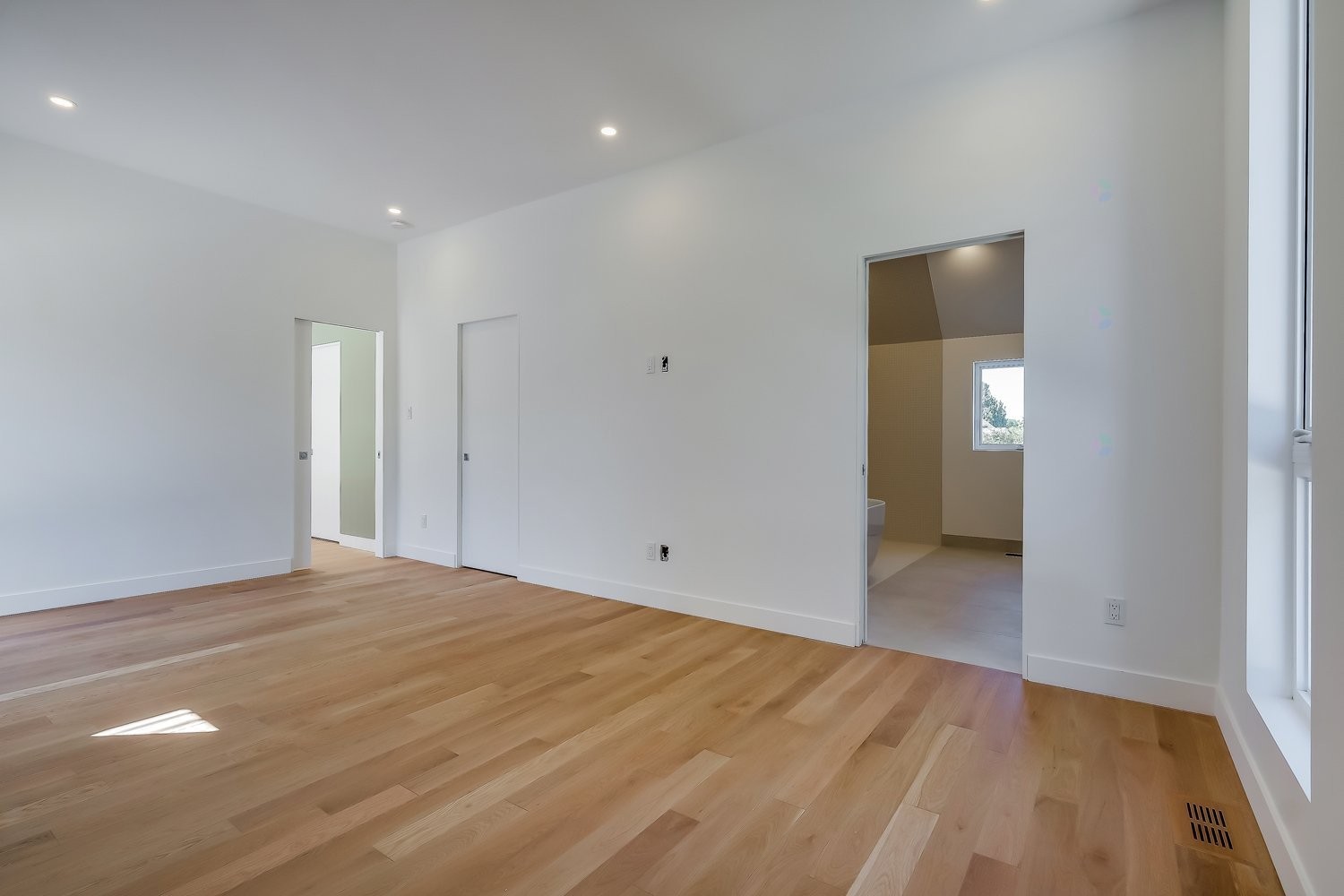 









4010


Rue de la Fougère

,
Saint-Bruno-de-Montarville,




QC
J3V4P6

