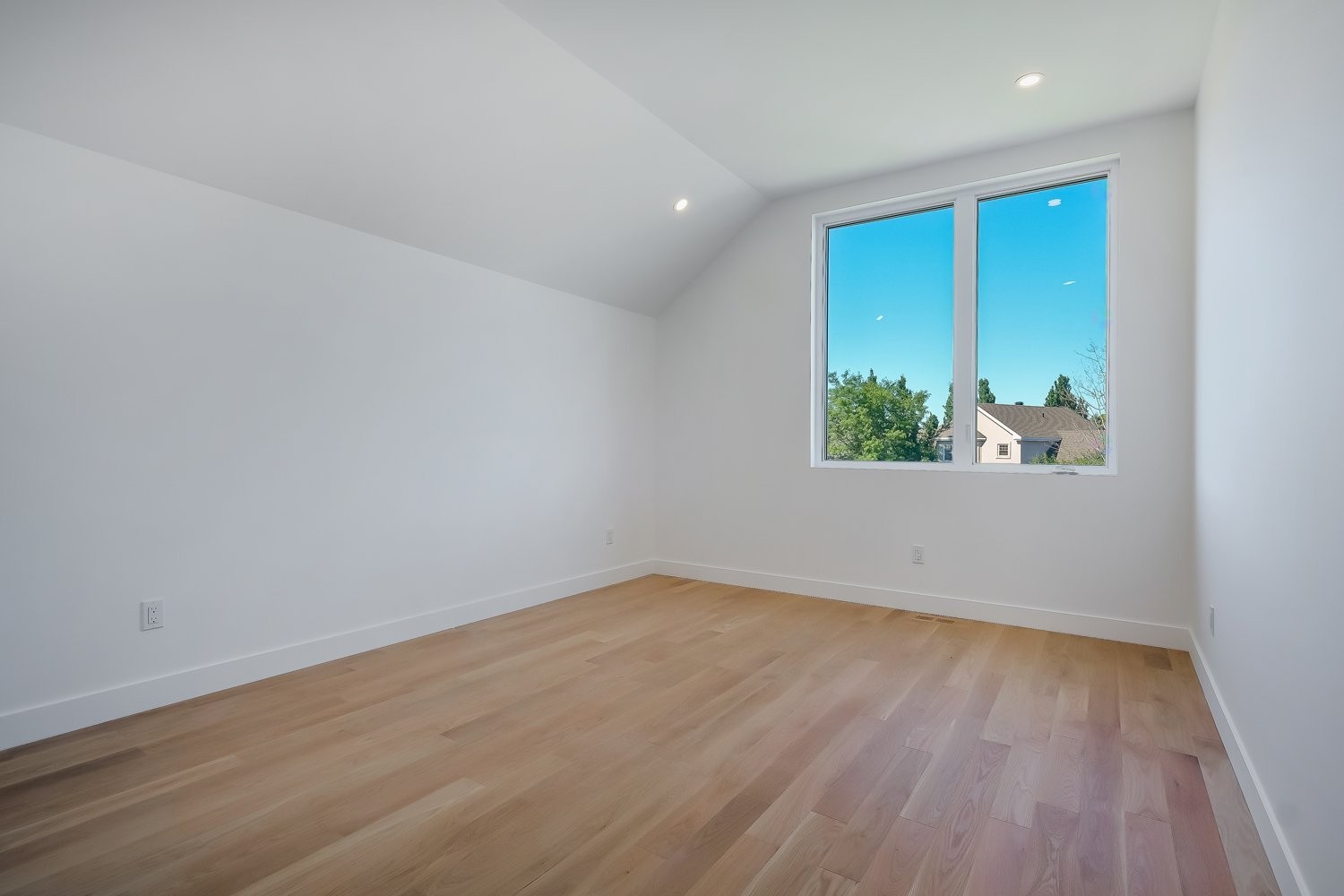 









4010


Rue de la Fougère

,
Saint-Bruno-de-Montarville,




QC
J3V4P6

