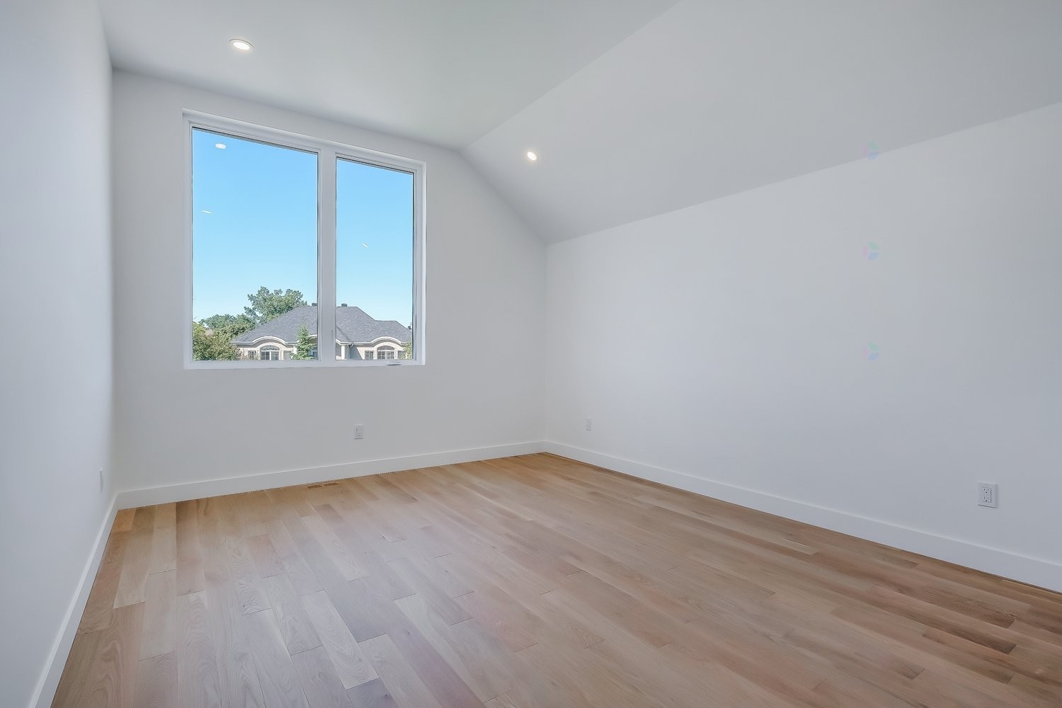 









4010


Rue de la Fougère

,
Saint-Bruno-de-Montarville,




QC
J3V4P6

