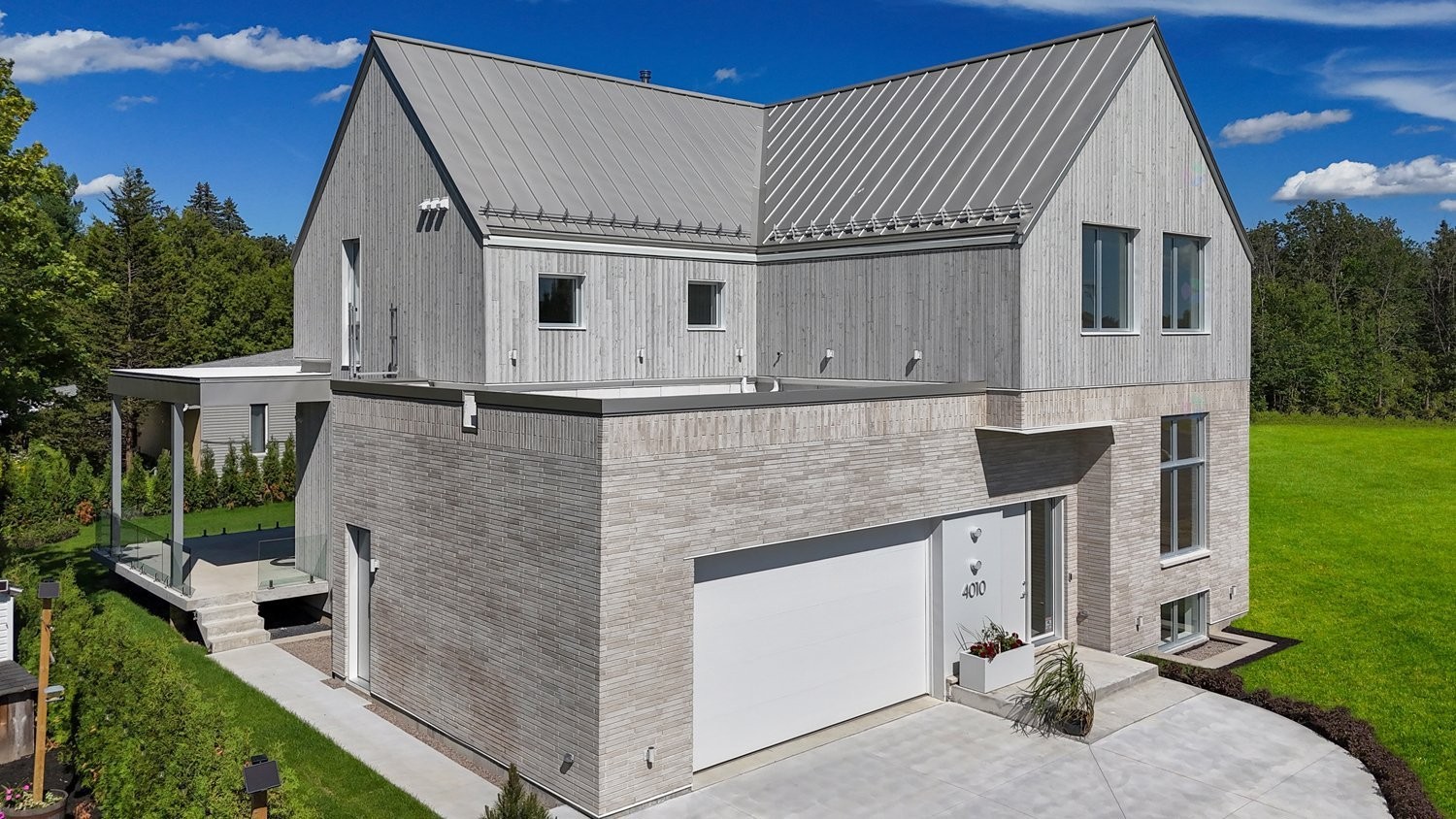 









4010


Rue de la Fougère

,
Saint-Bruno-de-Montarville,




QC
J3V4P6

