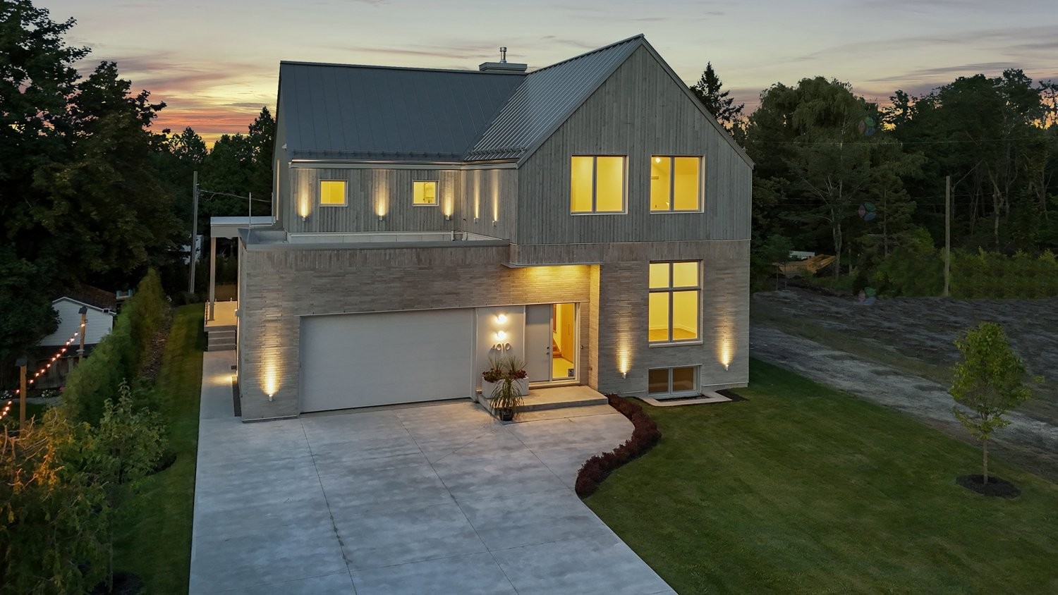 









4010


Rue de la Fougère

,
Saint-Bruno-de-Montarville,




QC
J3V4P6

