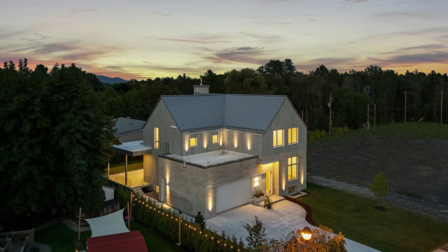 









4010


Rue de la Fougère

,
Saint-Bruno-de-Montarville,




QC
J3V4P6

