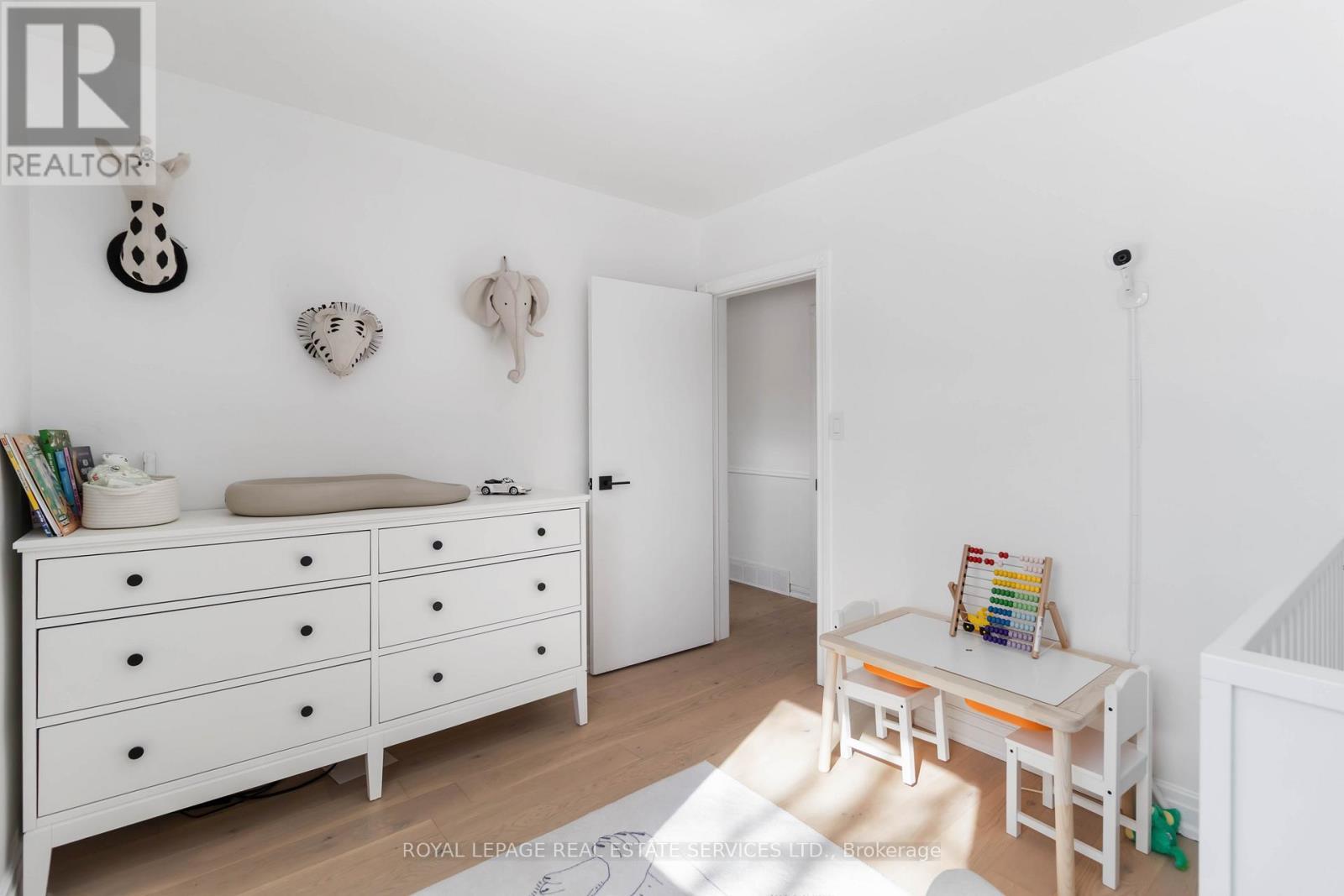 












MAIN - 2046 REDAN DRIVE

,
Mississauga,




Ontario
L4Y1N8

