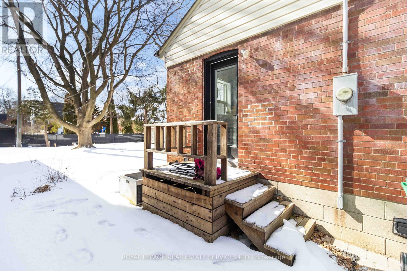 












MAIN - 2046 REDAN DRIVE

,
Mississauga,




Ontario
L4Y1N8

