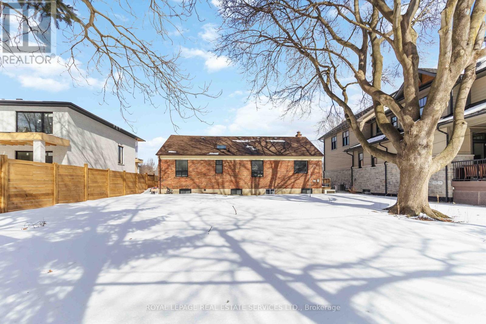 












MAIN - 2046 REDAN DRIVE

,
Mississauga,




Ontario
L4Y1N8

