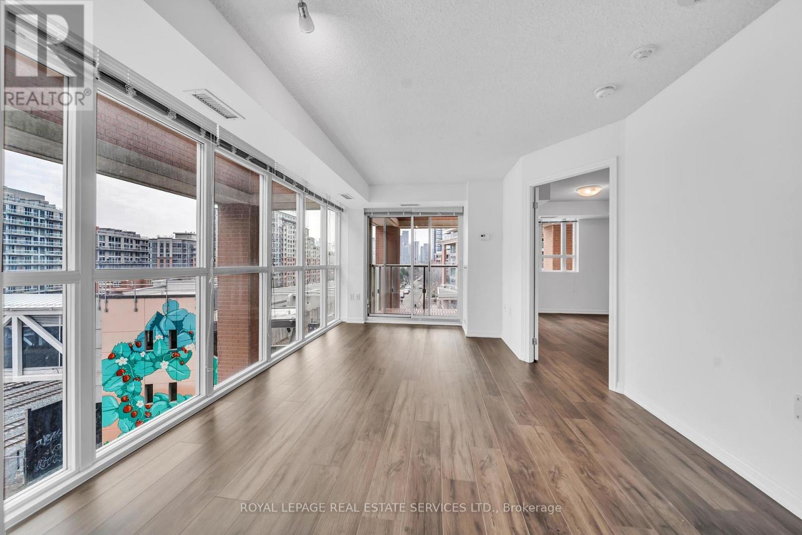 












502 - 125 WESTERN BATTERY ROAD

,
Toronto,




Ontario
M6K3R8

