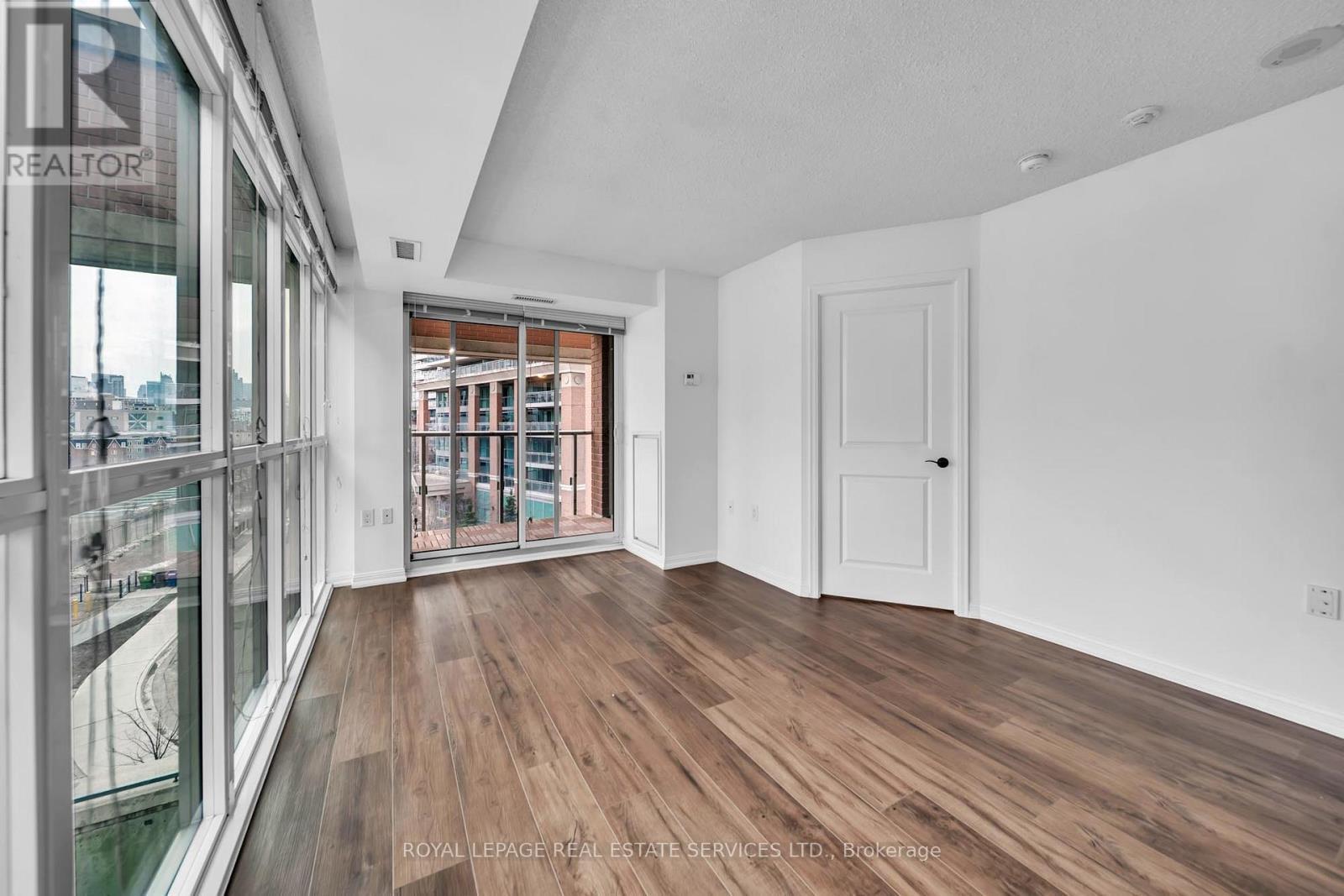 












502 - 125 WESTERN BATTERY ROAD

,
Toronto,




Ontario
M6K3R8

