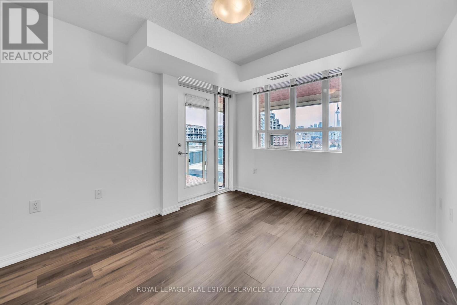 












502 - 125 WESTERN BATTERY ROAD

,
Toronto,




Ontario
M6K3R8

