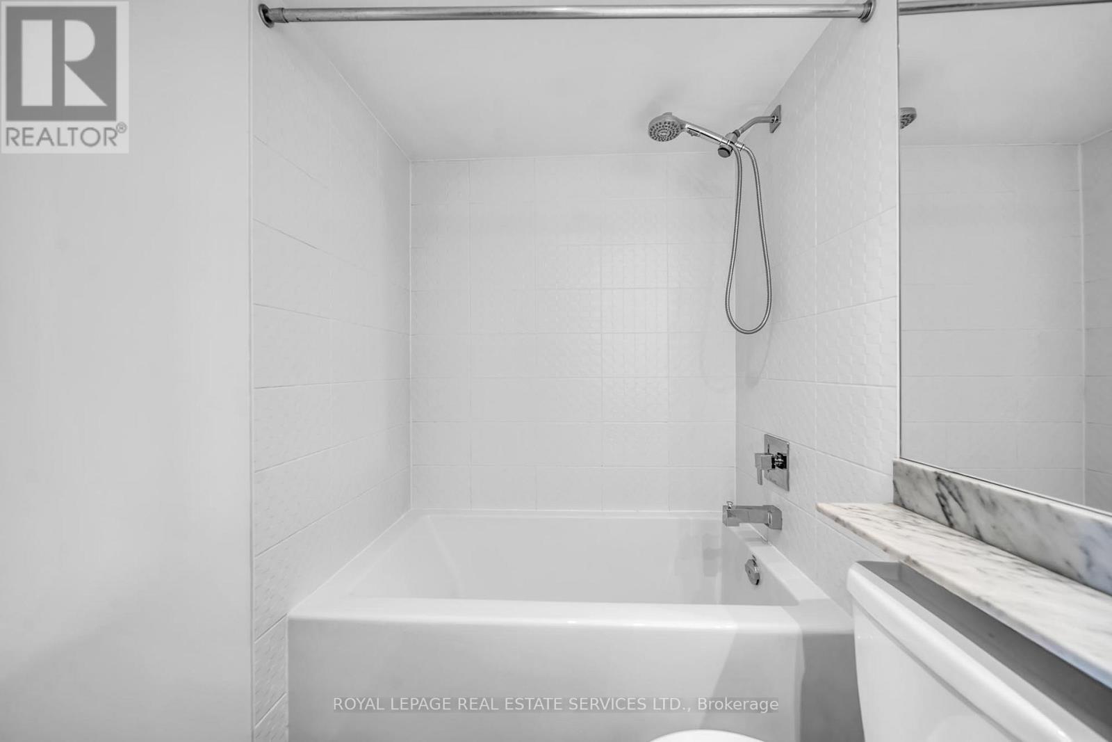 












502 - 125 WESTERN BATTERY ROAD

,
Toronto,




Ontario
M6K3R8

