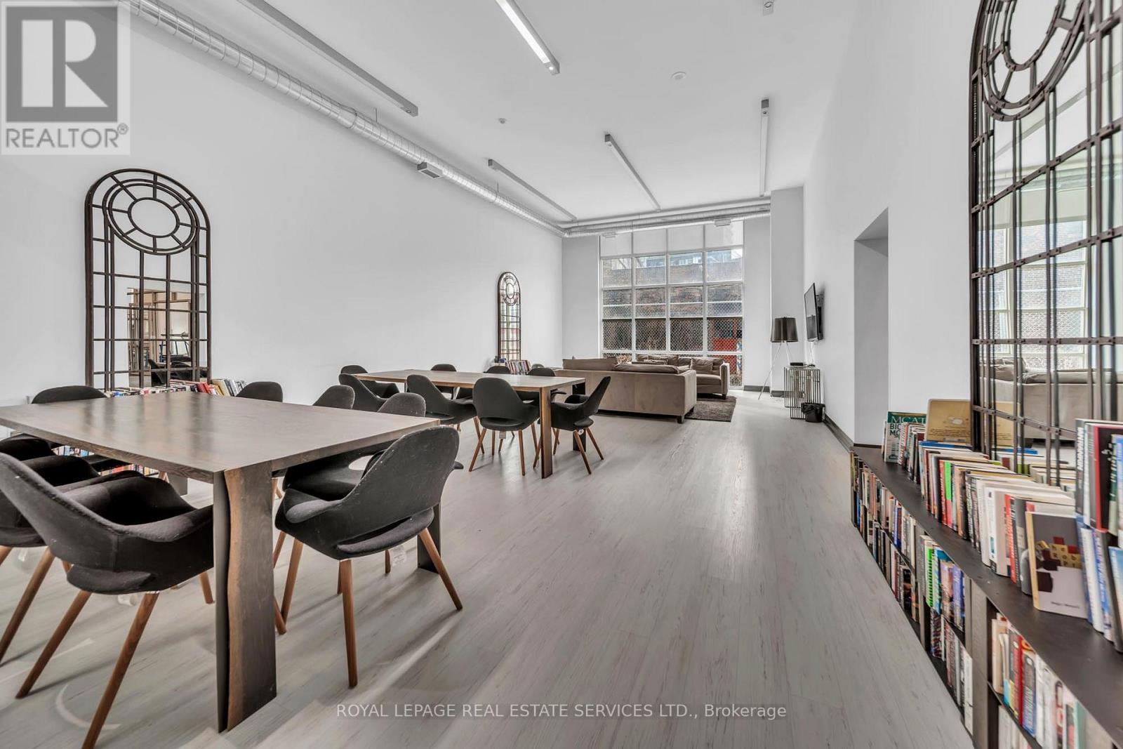 












502 - 125 WESTERN BATTERY ROAD

,
Toronto,




Ontario
M6K3R8

