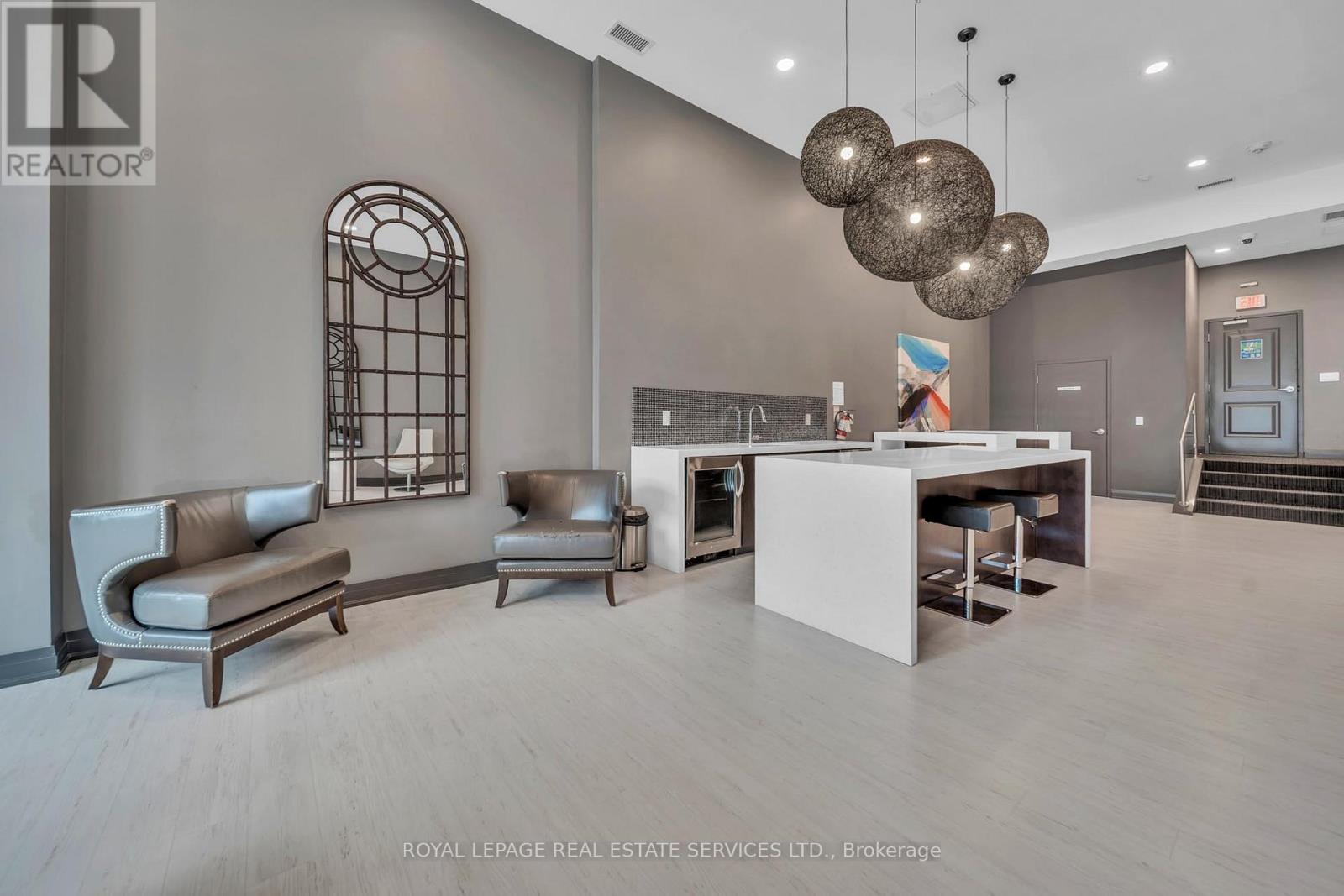 












502 - 125 WESTERN BATTERY ROAD

,
Toronto,




Ontario
M6K3R8

