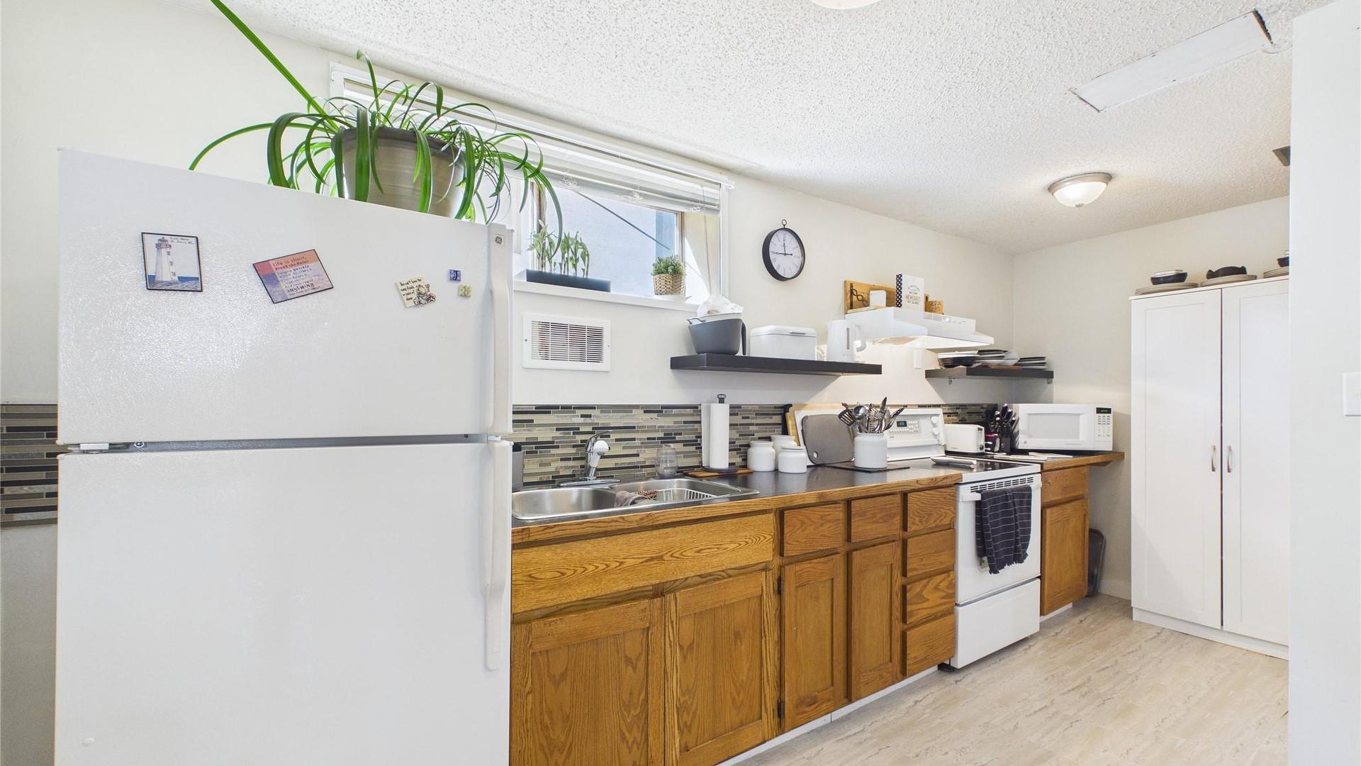 









419


Lindsay

Street,
Kimberley,




BC
V1A 1L7

