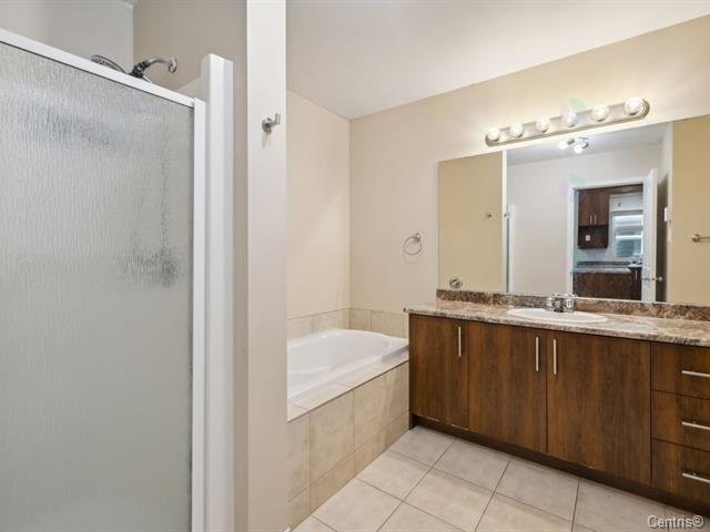









62


Rue de l'Emerald

, 1,
Gatineau (Aylmer),




QC
J9J1N4

