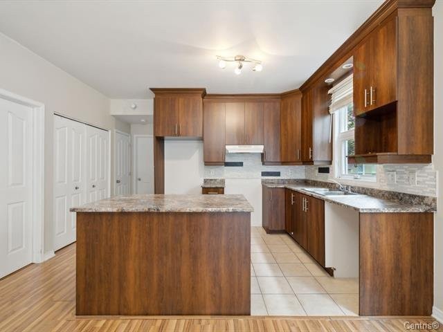 









62


Rue de l'Emerald

, 1,
Gatineau (Aylmer),




QC
J9J1N4


