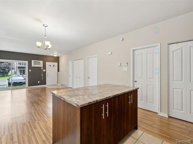 









62


Rue de l'Emerald

, 1,
Gatineau (Aylmer),




QC
J9J1N4

