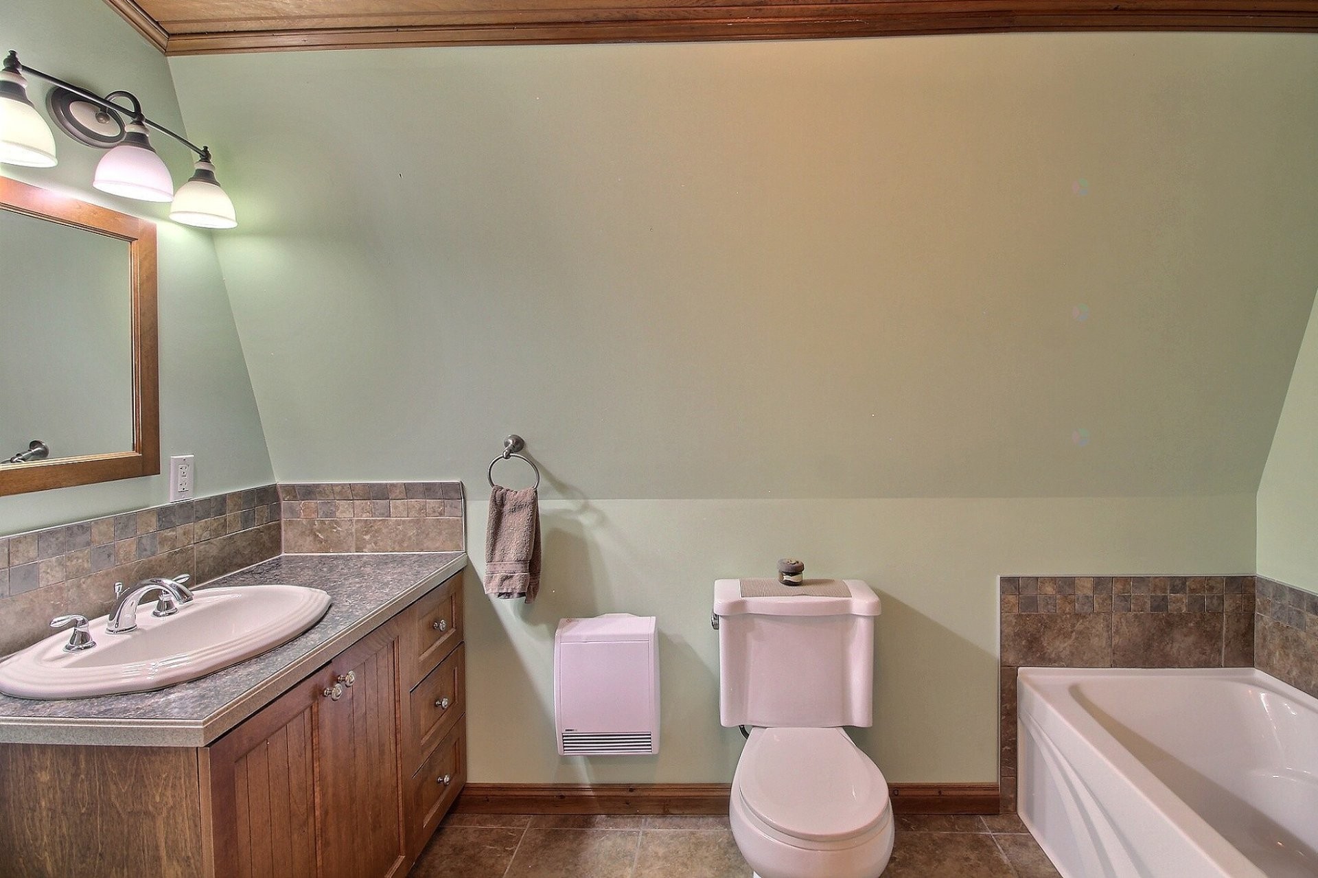 









2260


Rue Galipeau

,
Magog,




QC
J1X5V1

