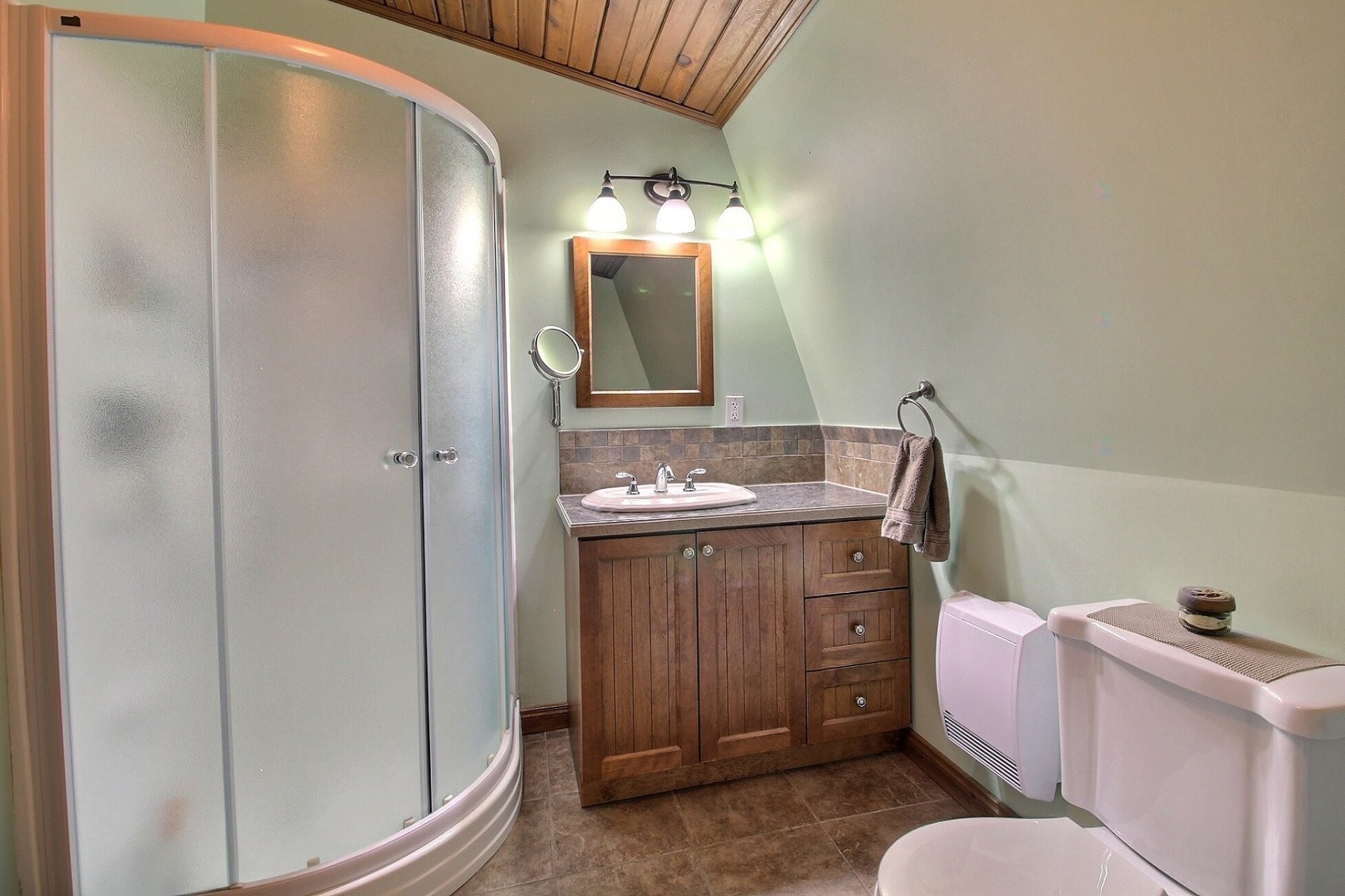 









2260


Rue Galipeau

,
Magog,




QC
J1X5V1

