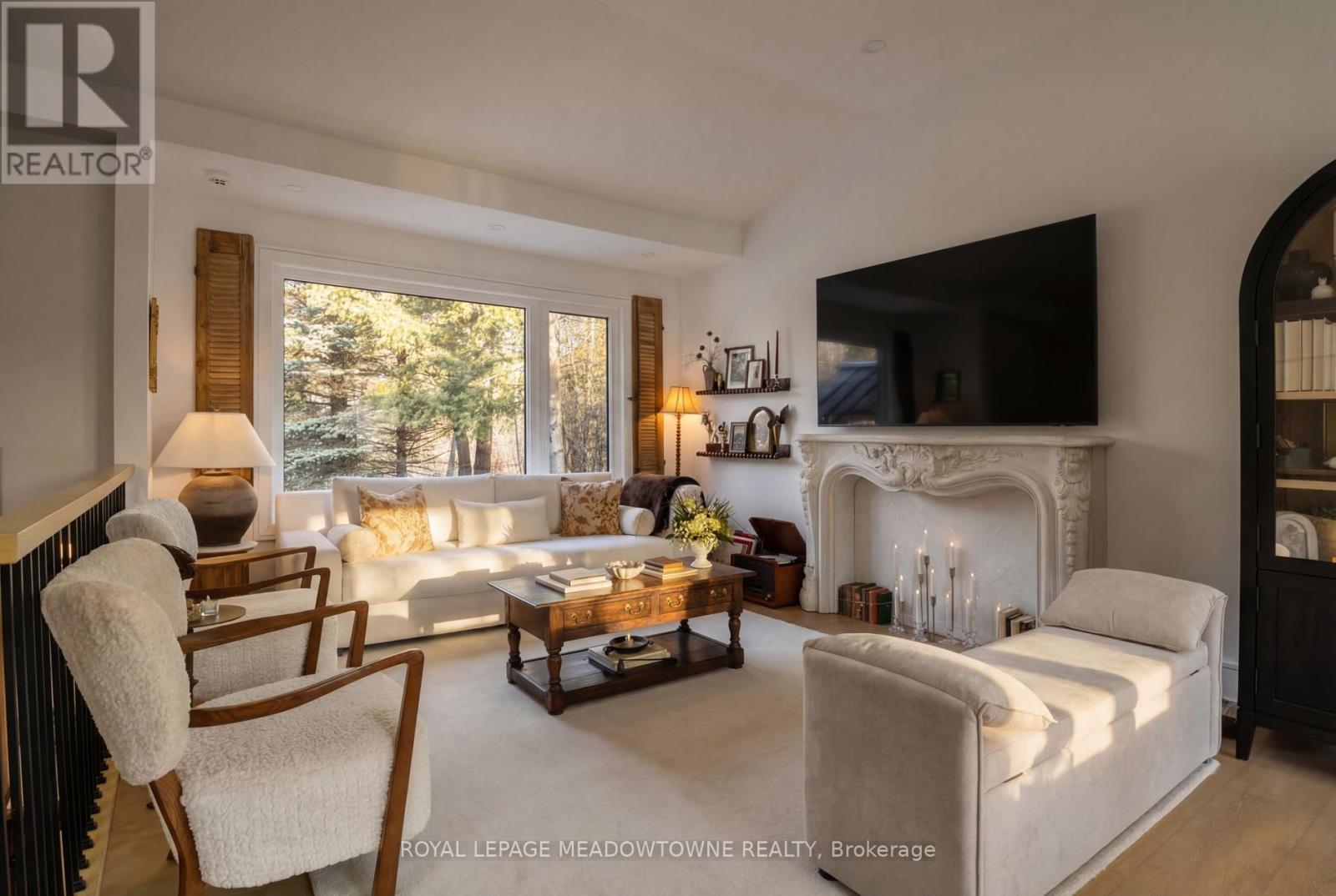 












1562 GORE ROAD

,
Puslinch,




Ontario
N0B2J0

