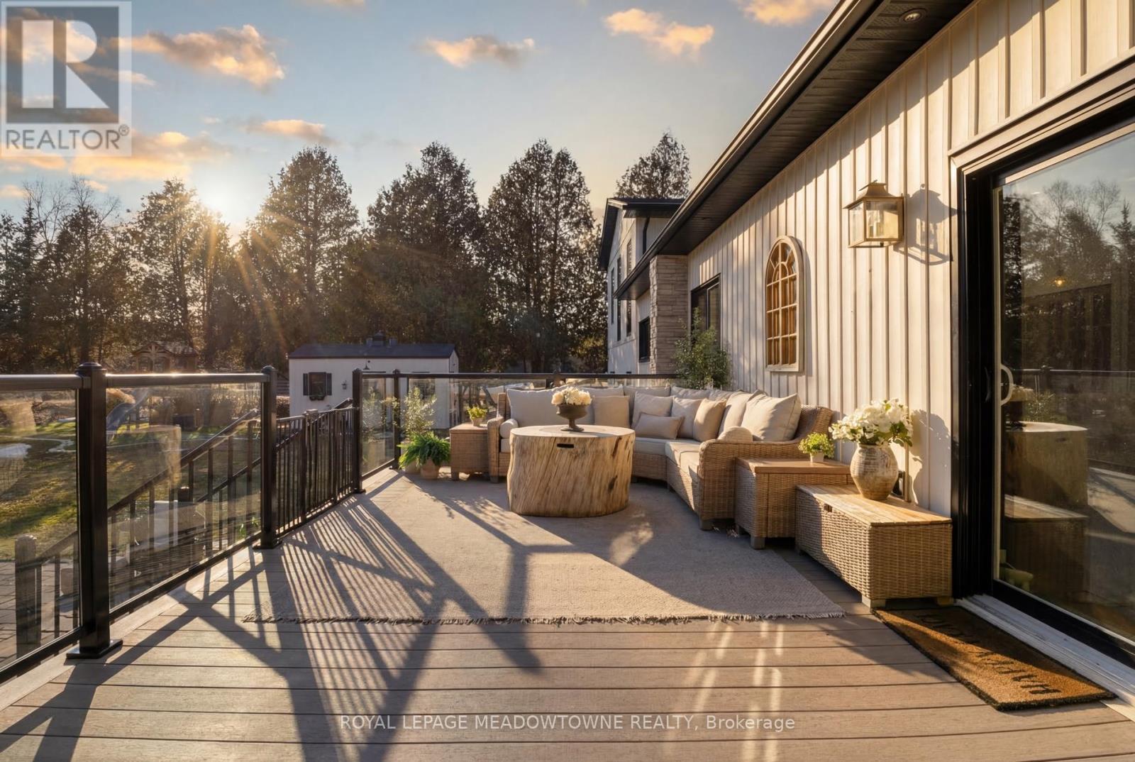 












1562 GORE ROAD

,
Puslinch,




Ontario
N0B2J0

