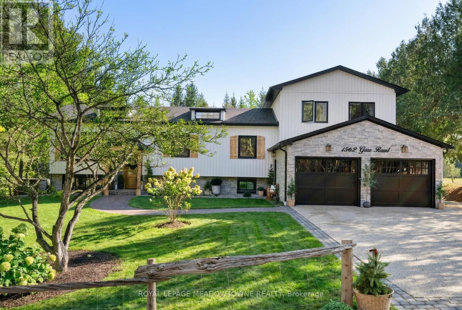 












1562 GORE ROAD

,
Puslinch,




Ontario
N0B2J0

