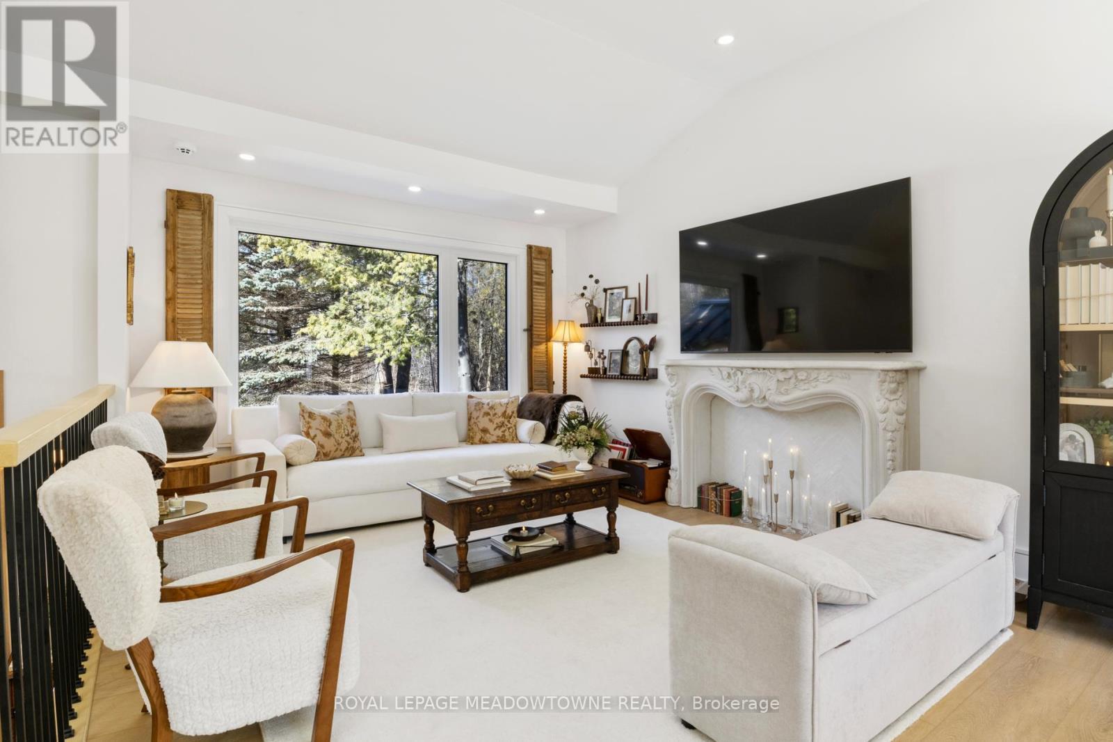 












1562 GORE ROAD

,
Puslinch,




Ontario
N0B2J0

