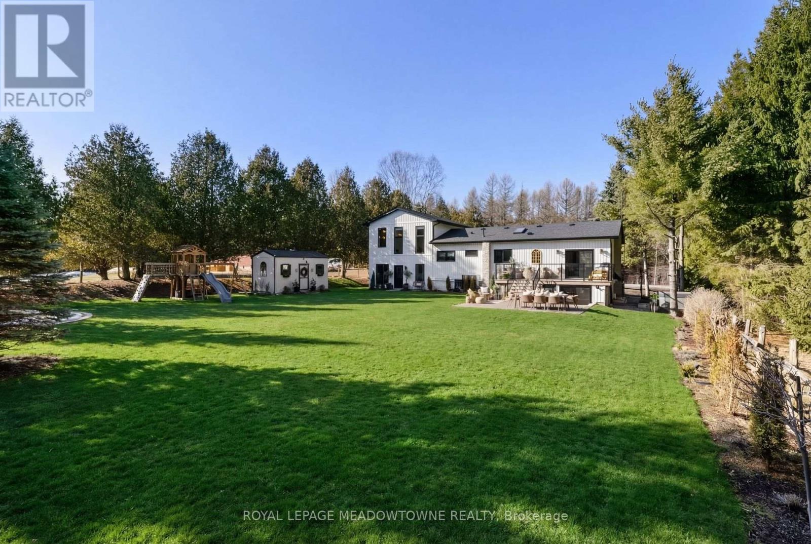 












1562 GORE ROAD

,
Puslinch,




Ontario
N0B2J0

