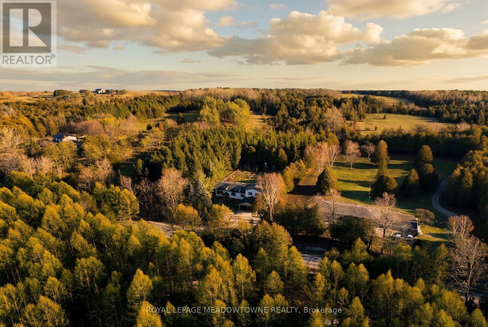 












1562 GORE ROAD

,
Puslinch,




Ontario
N0B2J0

