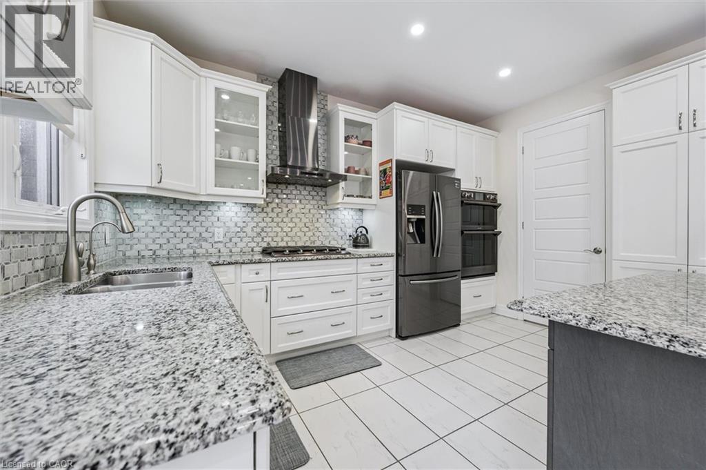 












228 RIDGE Road

,
Cambridge,




Ontario
N2E0C2

