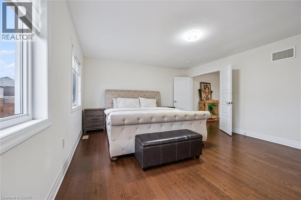 












228 RIDGE Road

,
Cambridge,




Ontario
N2E0C2

