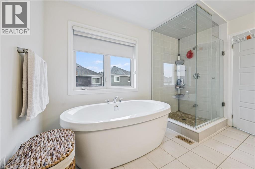 












228 RIDGE Road

,
Cambridge,




Ontario
N2E0C2

