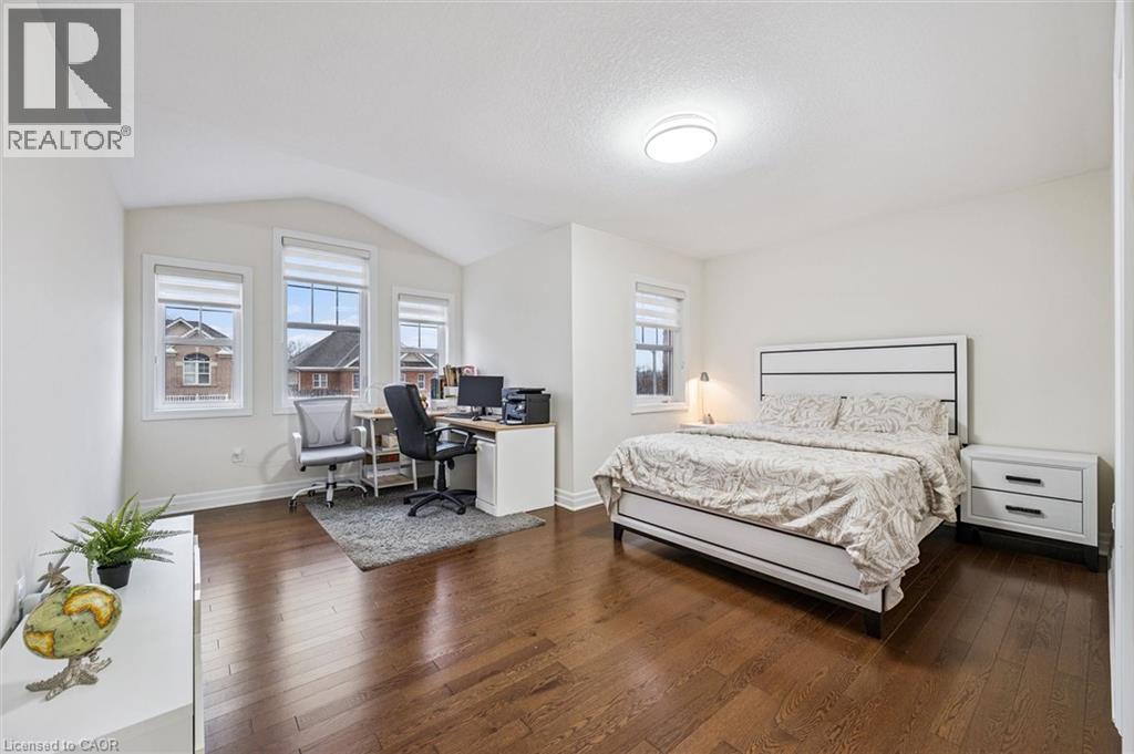 












228 RIDGE Road

,
Cambridge,




Ontario
N2E0C2

