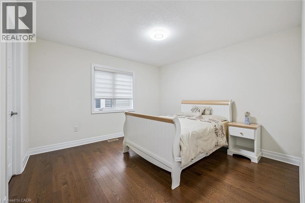 












228 RIDGE Road

,
Cambridge,




Ontario
N2E0C2

