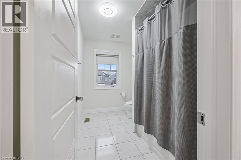 












228 RIDGE Road

,
Cambridge,




Ontario
N2E0C2

