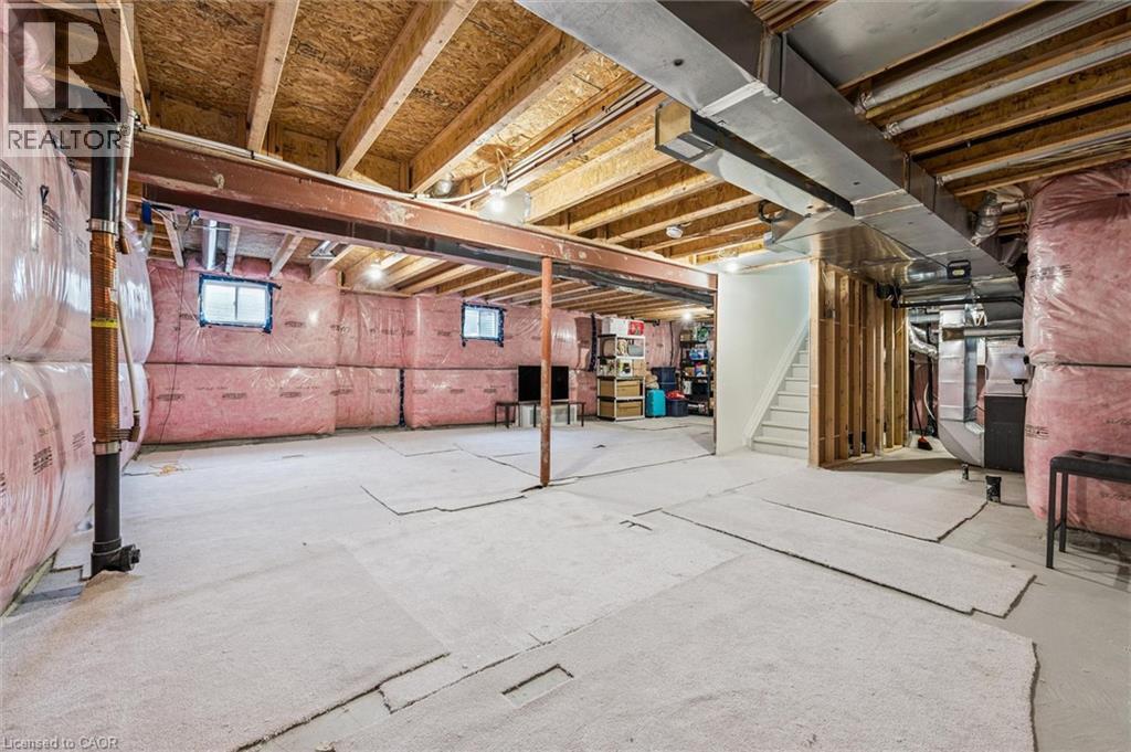 












228 RIDGE Road

,
Cambridge,




Ontario
N2E0C2

