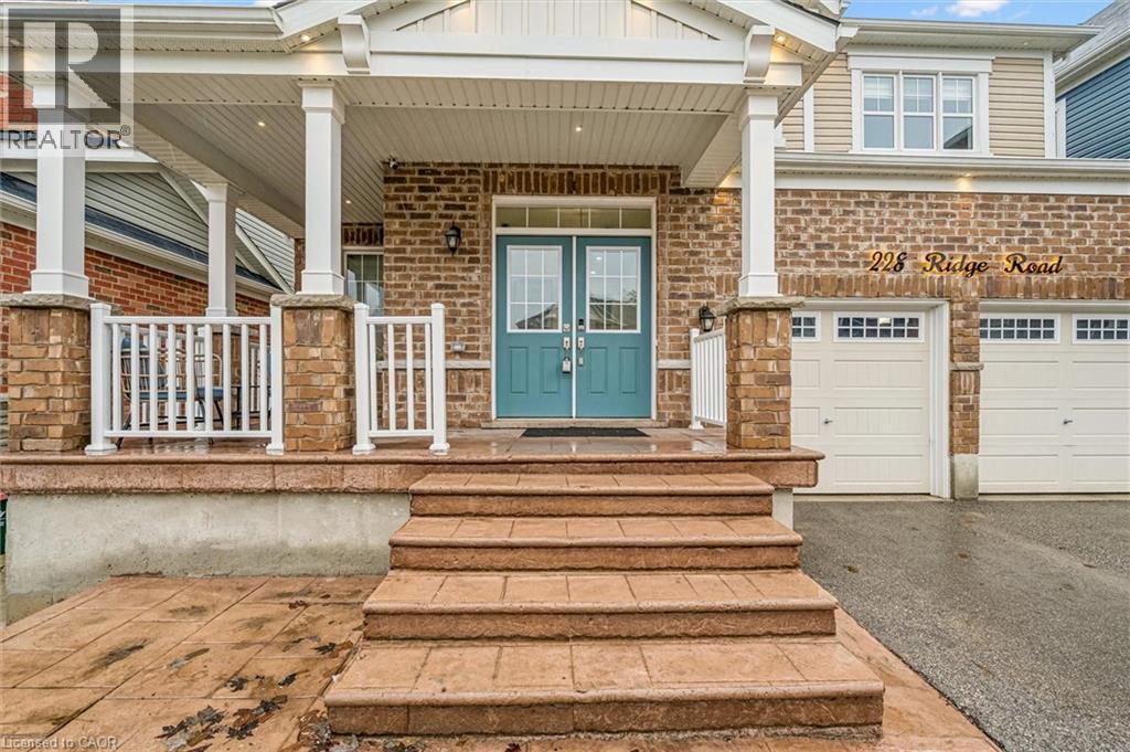 












228 RIDGE Road

,
Cambridge,




Ontario
N2E0C2

