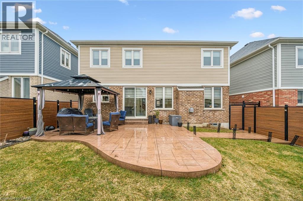 












228 RIDGE Road

,
Cambridge,




Ontario
N2E0C2

