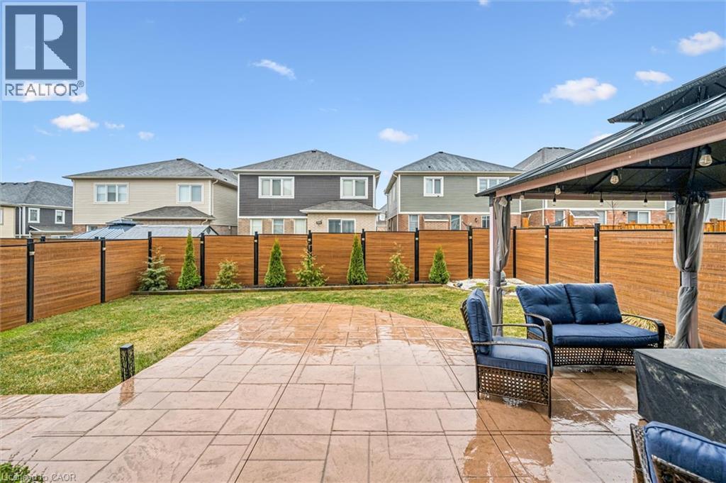 












228 RIDGE Road

,
Cambridge,




Ontario
N2E0C2

