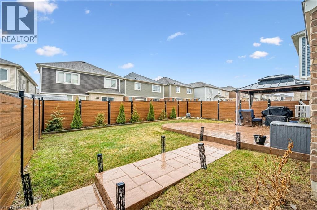 












228 RIDGE Road

,
Cambridge,




Ontario
N2E0C2

