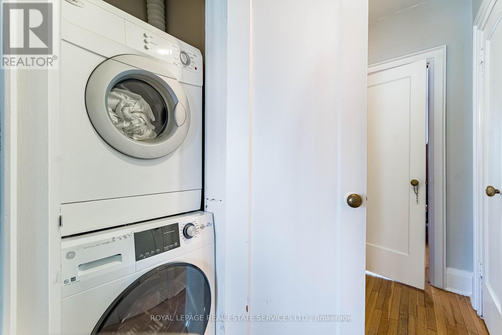 












14 KILBARRY ROAD

,
Toronto,




Ontario
M5P1K5

