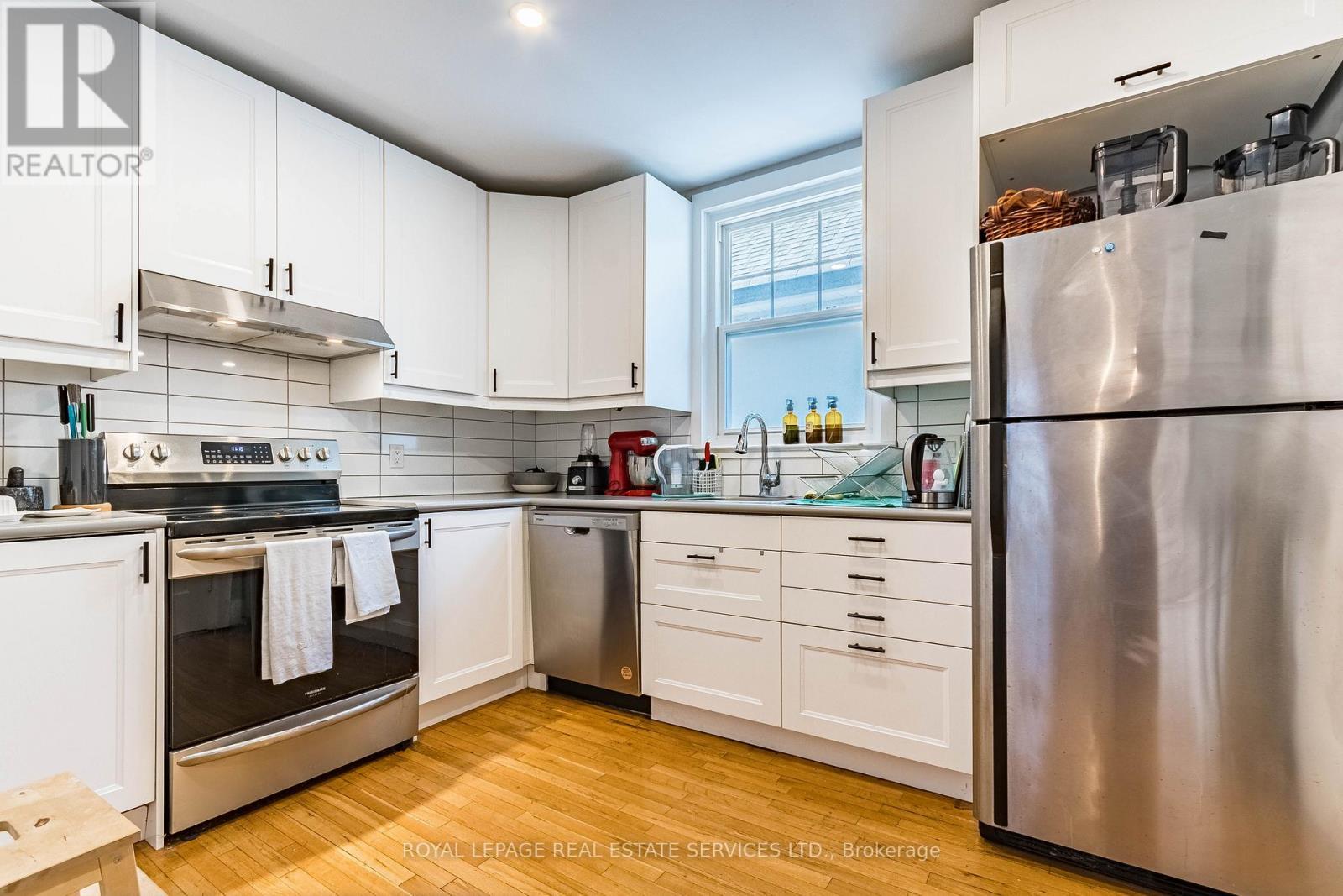 












14 KILBARRY ROAD

,
Toronto,




Ontario
M5P1K5

