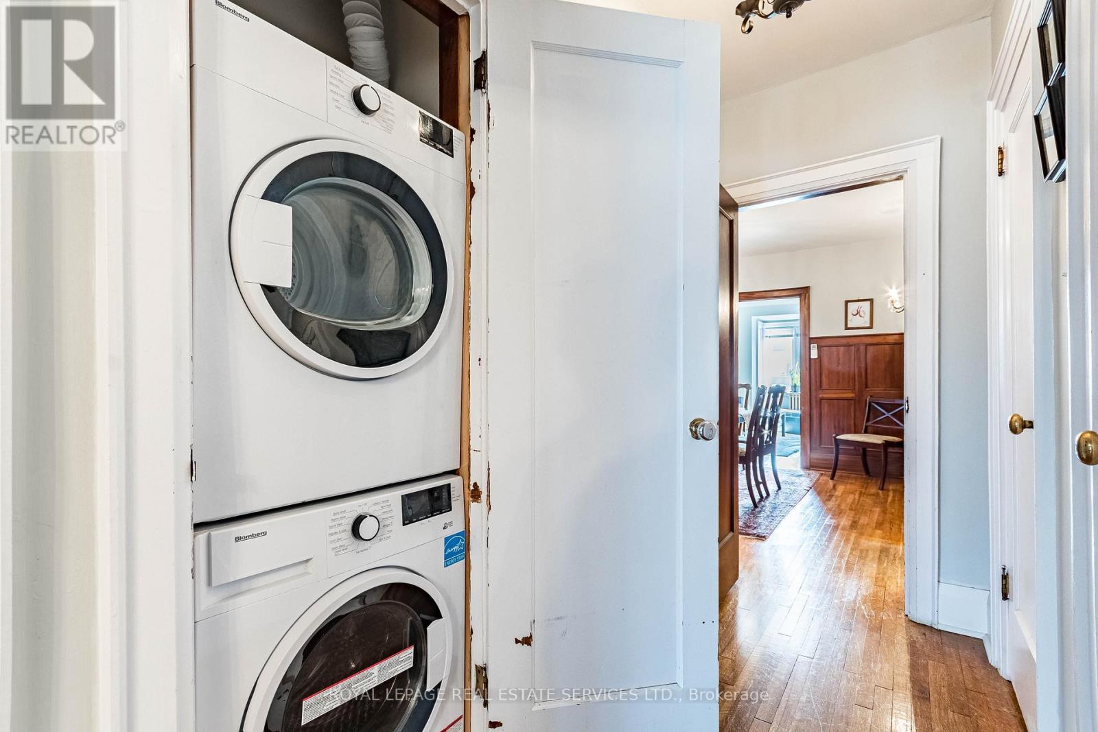 












14 KILBARRY ROAD

,
Toronto,




Ontario
M5P1K5

