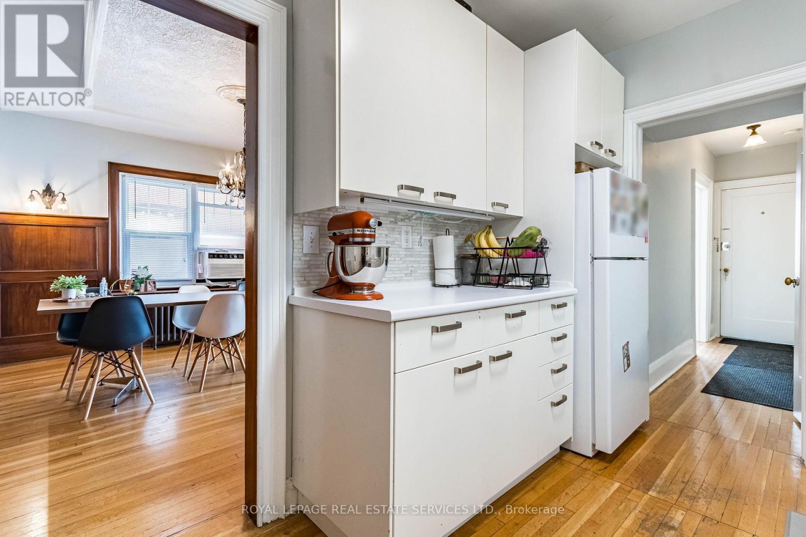 












14 KILBARRY ROAD

,
Toronto,




Ontario
M5P1K5

